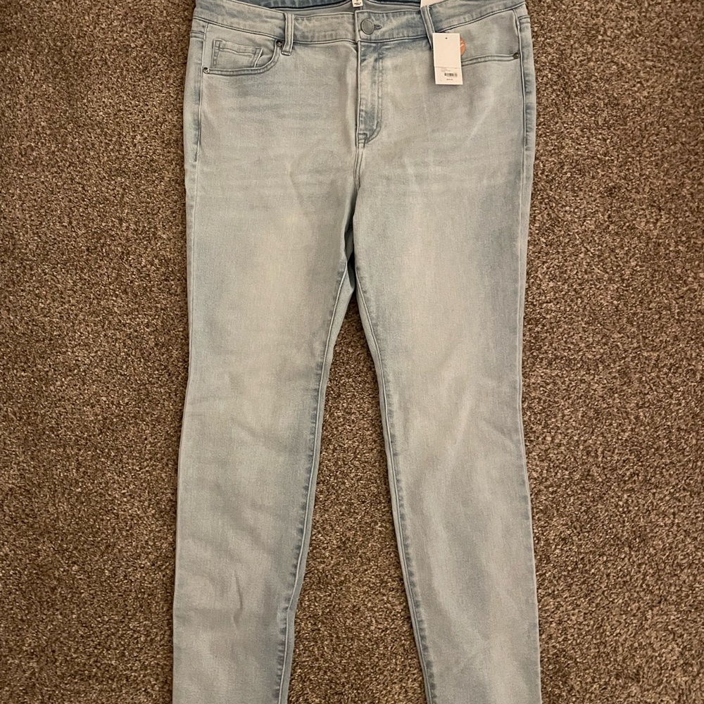 Light wash skinny Jean